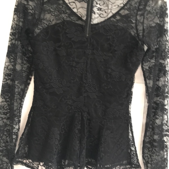 Le Chateau Black Lace Long Sleeve V neck Top - Picture 4 of 6